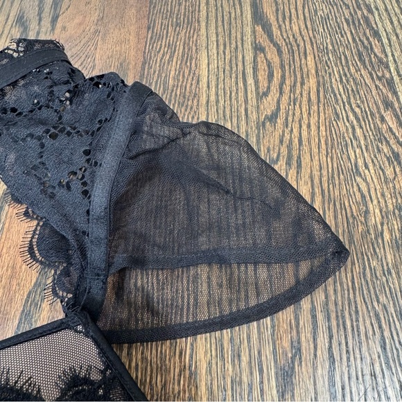 Victoria’s Secret Very Sexy high neck strap mesh sleeve longline push up bra 34C - Picture 4 of 7